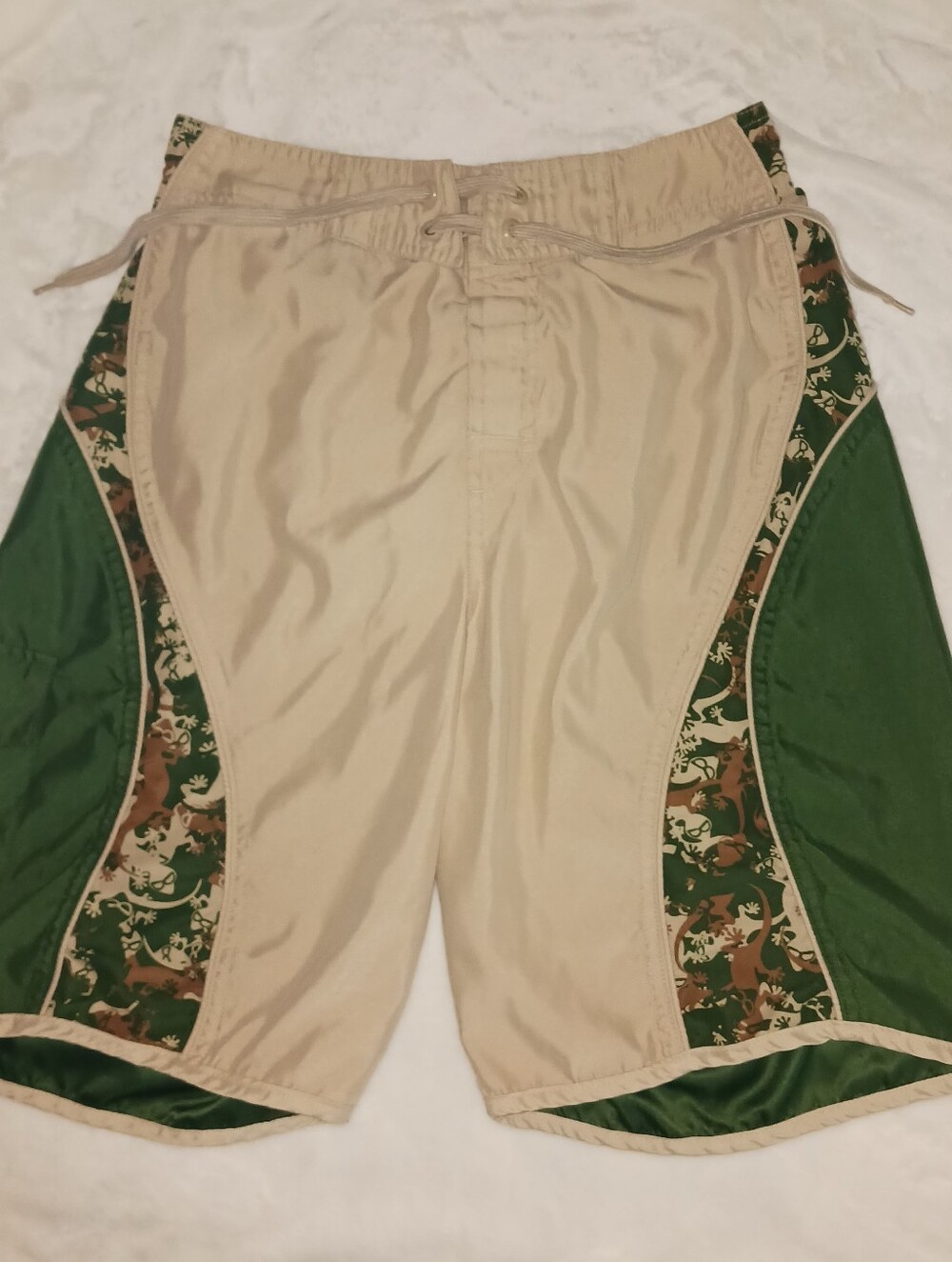Gecko Hawaii Swim Trunks Tan And Green Size 18/20